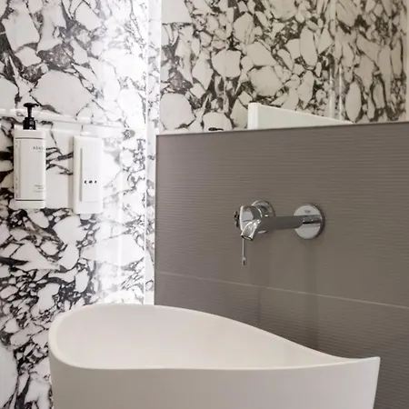 Luxury With Beautiful Views *